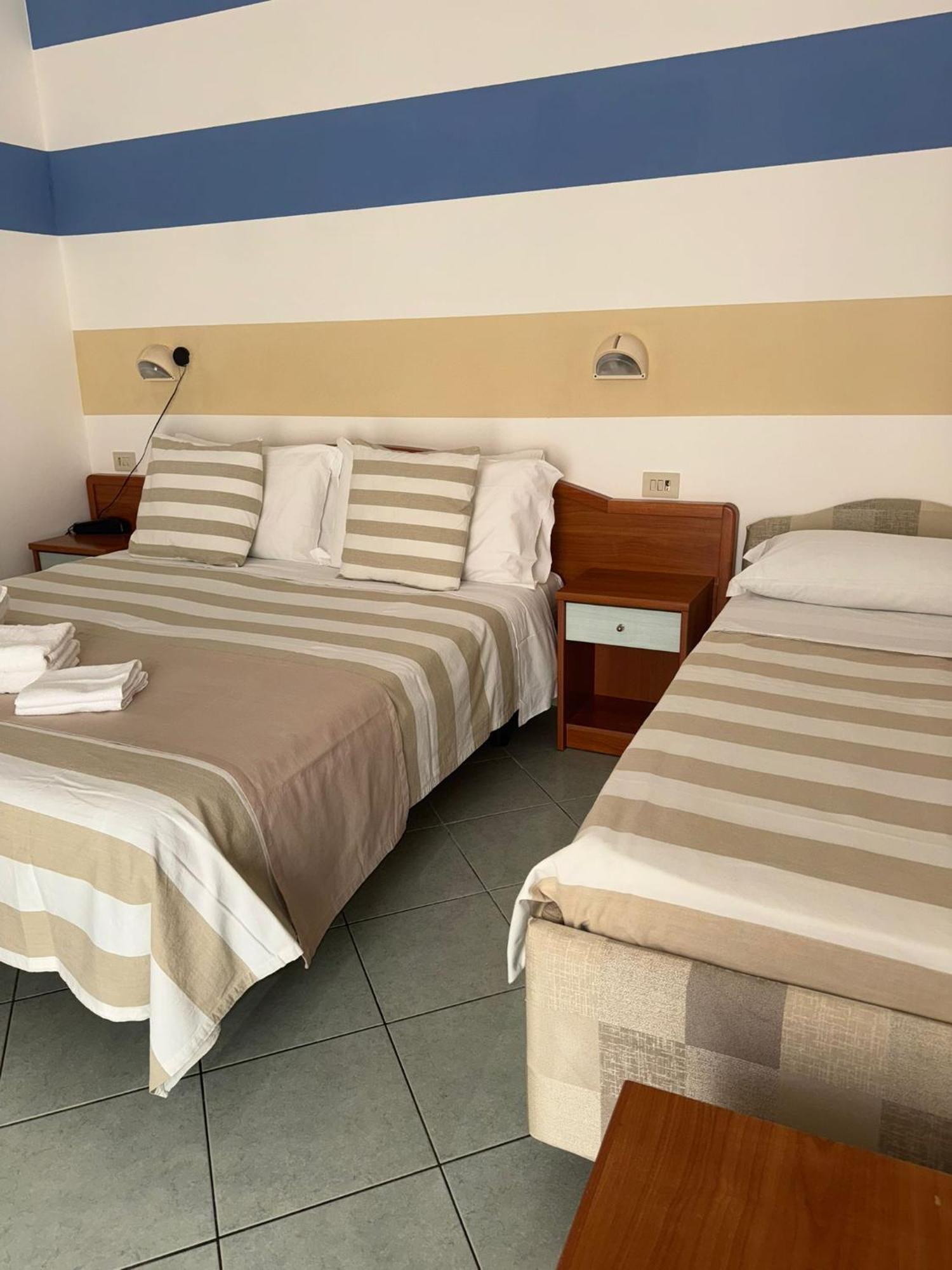 Hotel Villa Caterina Rimini Exterior photo