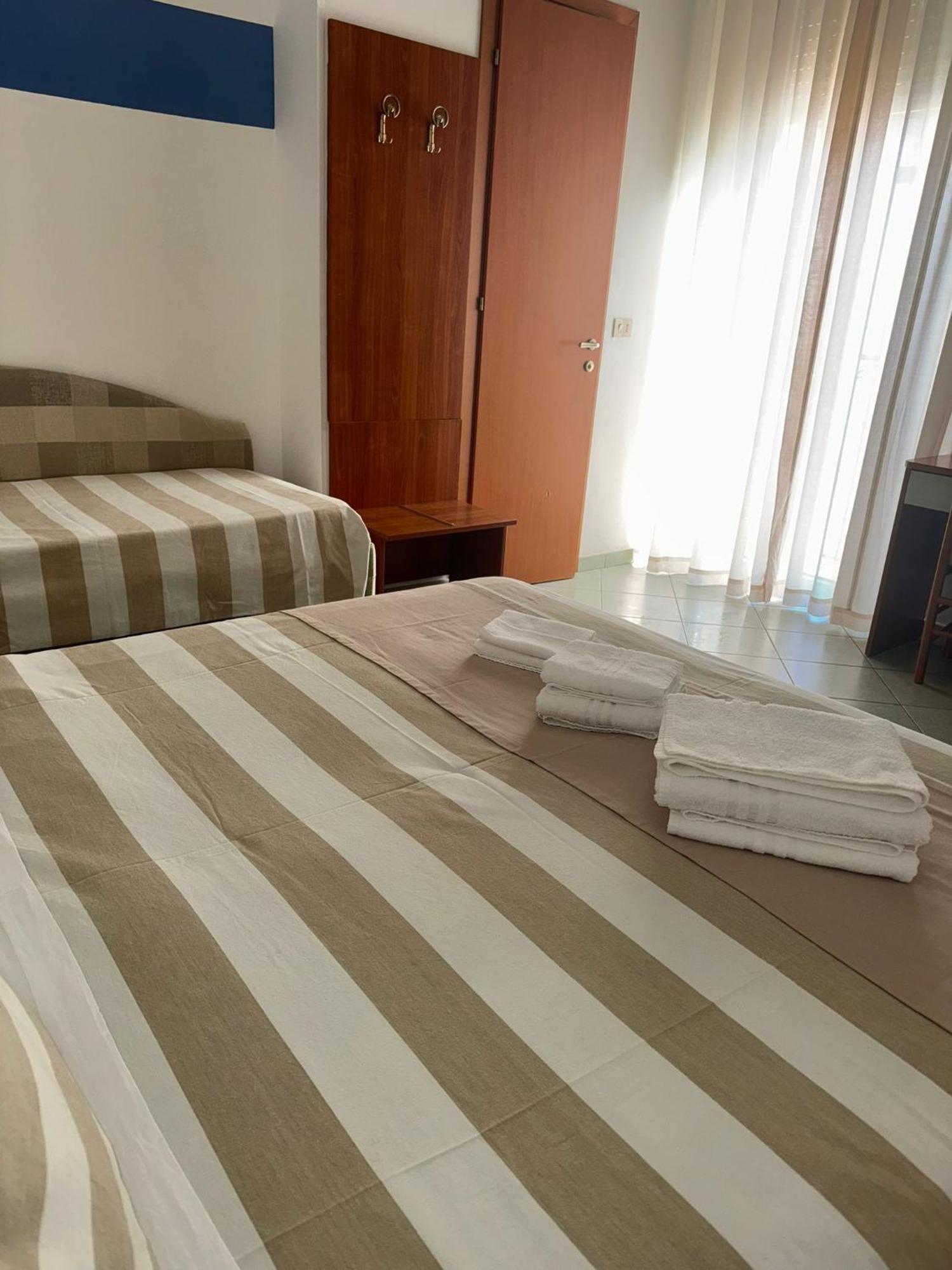 Hotel Villa Caterina Rimini Exterior photo